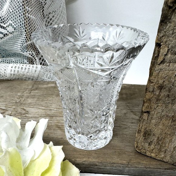 Vintage Clear Crystal Bud Vase Stunning Cut Patterns 3.5" - Picture 1 of 6